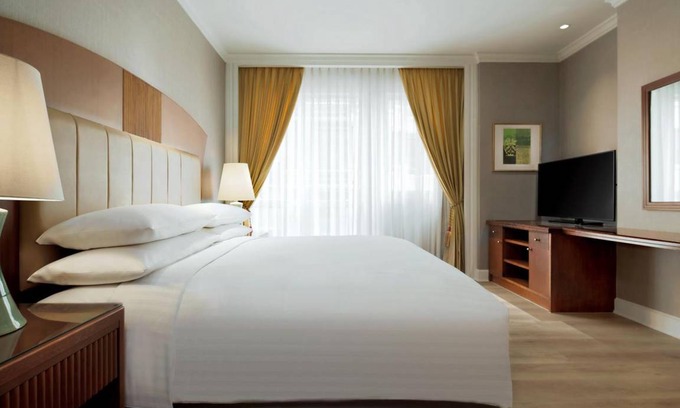 Chidlom Hotel | 84 m² Hotel ∙ 1 bedroom ∙ 2 guests