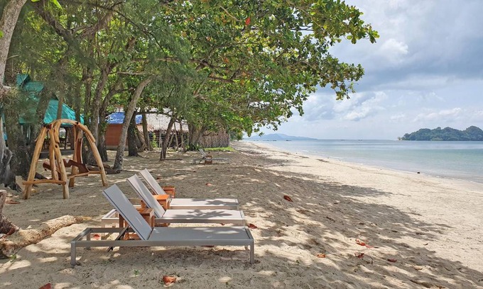 Nuea Khlong Resort | 90 m² Resort ∙ 4 guests