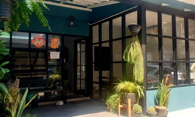 Khlong Toei Nuea Hostel | Asok Montri Hostel