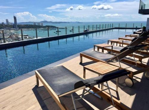 Pattaya Bay Apartment | BASE Central PATTAYA Quiet King-Bed with Infinity Pool & Free Netflix