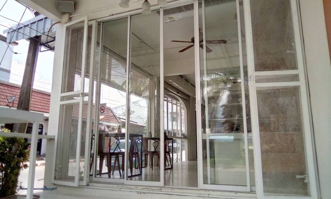 Downtown Krabi Hostel | Case Blanca Krabi by Creammy