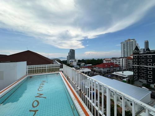 Pratumnak Hill Apartment | Cozy apartment near the sea