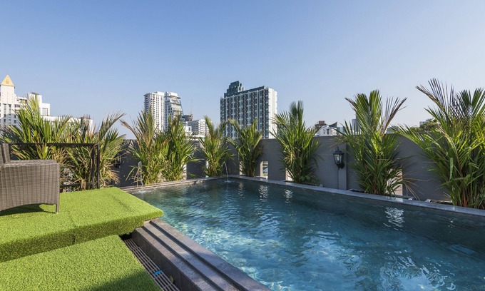 Khlong Tan Nuea Apartment | European Elegance 2BR Pool Access
