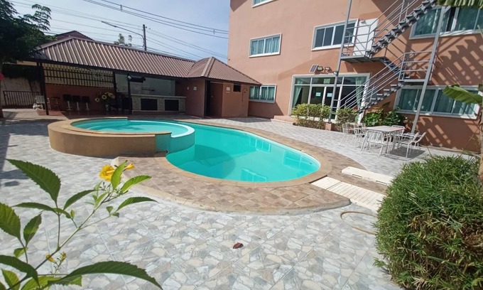 Phitsanulok Bed & Breakfast | Family or Business Stayz with clean, big AC rooms