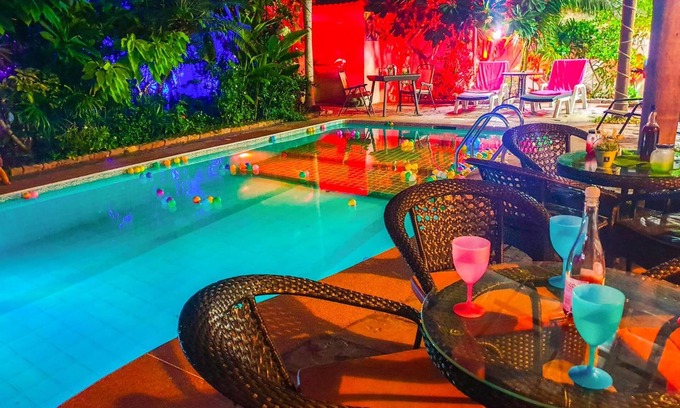 Na Kluea Villa | Grand Villa, 5 Bedrooms, Private Pool, Garden View, 10 Mins LK Metro