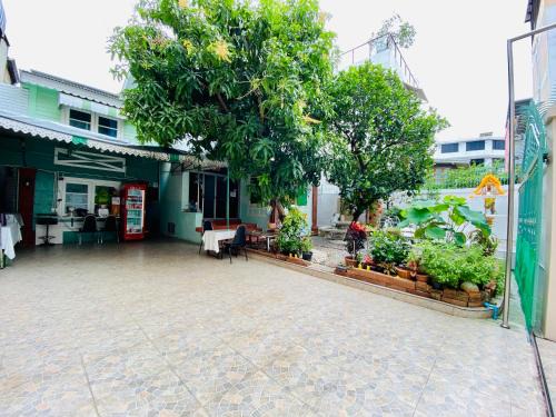 Ban Phan Thom Hostel | Green Garden Hostel