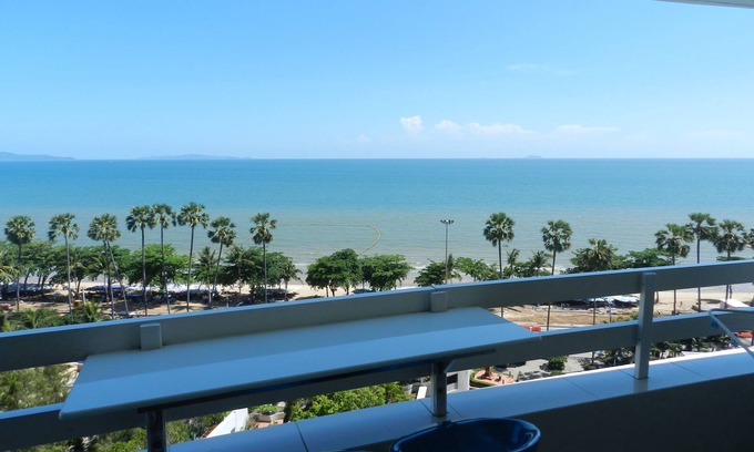 Jomtien Apartment | Jomtien PLAZA Condotel. Front the sea, 4 person