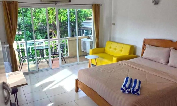 Jomtien Bed & Breakfast | K2 Seaside Suites