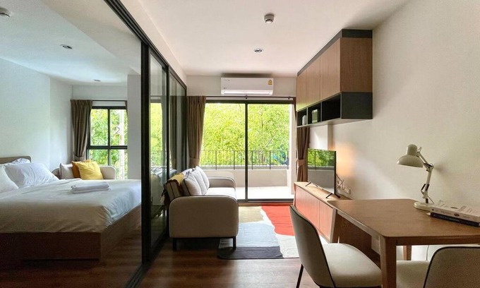 Khao Takiab Apartment | La habana 54 with large balcony and pool view!