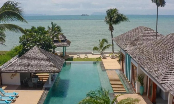 Na Thon Villa | Luxurious & spacious 5-bedroom beachfront villa in Nathon with infinity pool, fitness room, and spa
