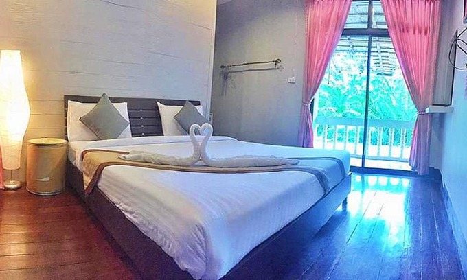 Ko Lanta House | Marina hut guest house