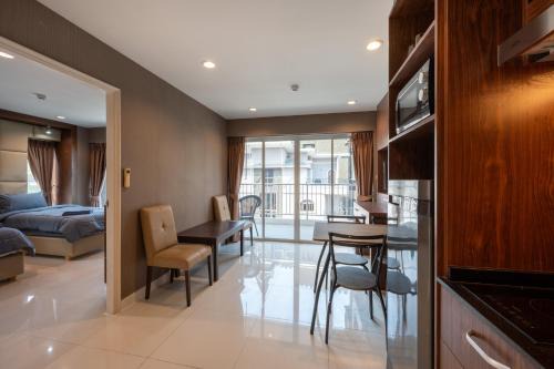 Pratumnak Hill Apartment | New Nordic Marcus 2 by Apartwell