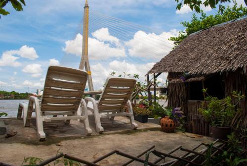 Wat Sam Phraya House | New Phiman Riverview Guesthouse