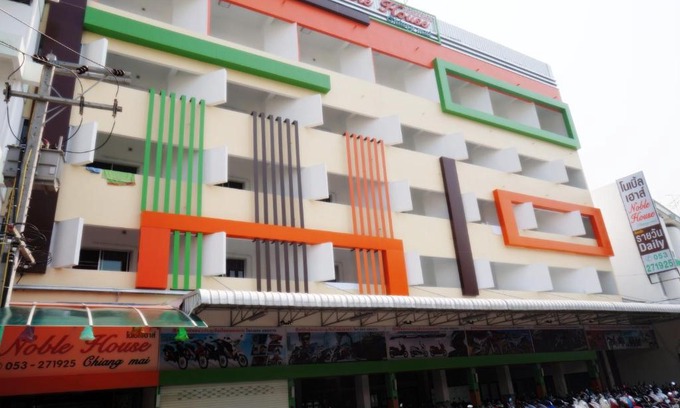 Wua Lai Hostel | Noble House Chiangmai