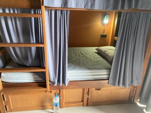 Downtown Krabi Hostel | NOMAD HOSTEL KRABI AND TRAVEl