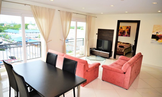 South Pattaya Condo | Park Lane Resort Pattaya 2 bedroom condo fully equiped