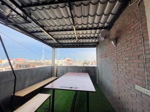 Wat Sam Phraya Hotel | Playground Hostel and cafe Khaosan Road