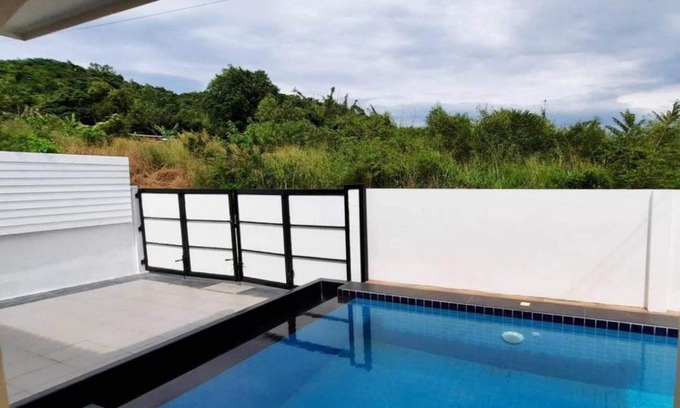 Sattahip Villa | Pool Villa Sattahip White House