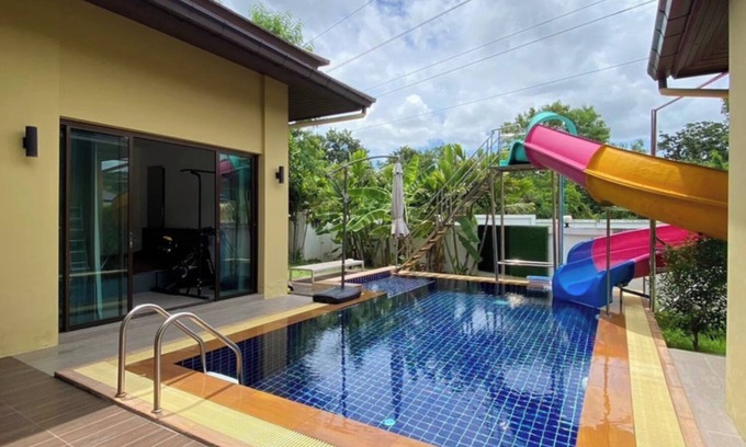 Sattahip Apartment | Pool Villa With Ergonomic Office