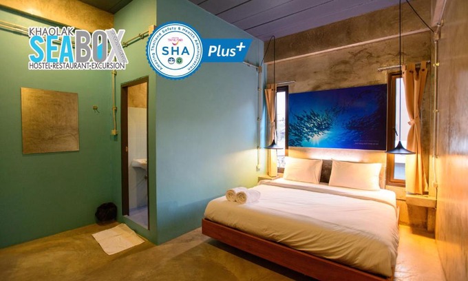 Khuekkhak Hostel | Seabox Khaolak Hostel