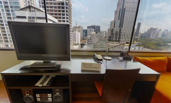 Embassy District Apartment | Siri Sathorn Apartment - 1606