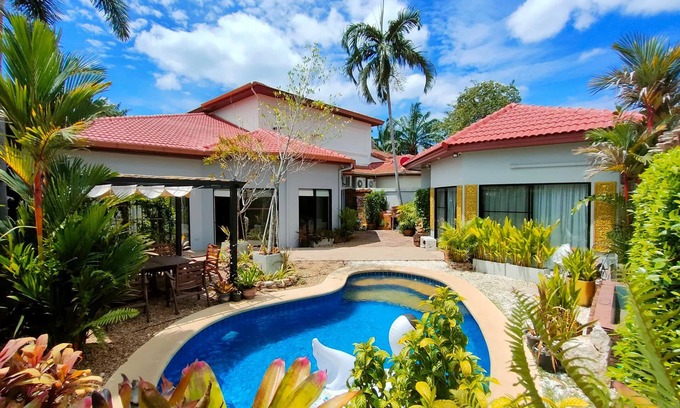 South Pattaya Villa | Sumptuous 4 bedroom villa 400m from the beach - Pattaya Holiday House