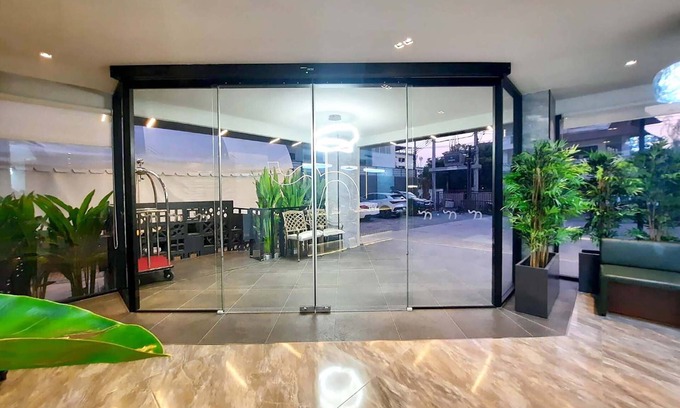 Ramkhamhaeng Hotel | The 9 Residence Hotel