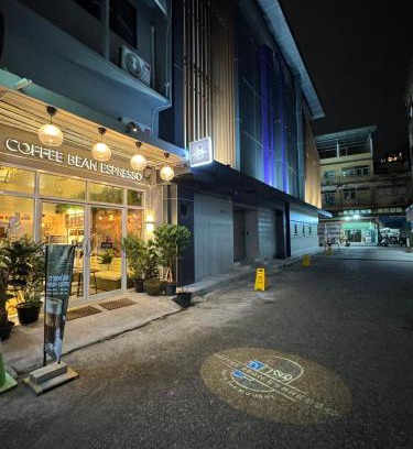 Bangkok Central Business District Hostel | Twenty Two Place Hostel - Sukhumvit 22