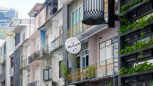 Bangkok Central Business District Hostel | Usman Halal Home