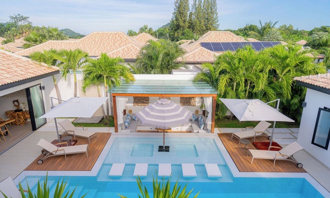 Hin Lek Fai Villa | Villa Thalias a NEW modern tropical balinese style