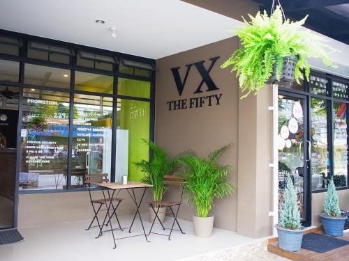 Khlong Toei Hostel | VX The Fifty