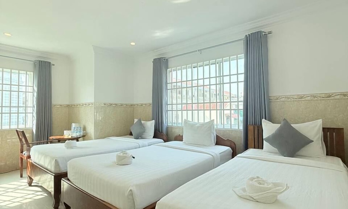 Chamkar Mon Hotel | White Corner Hotel