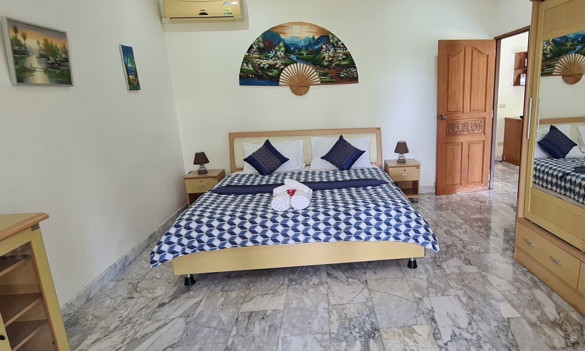 Cha-am House | Beautiful Bungalow With Shared Outdoor Pool and 2 km From the Sandy Beach