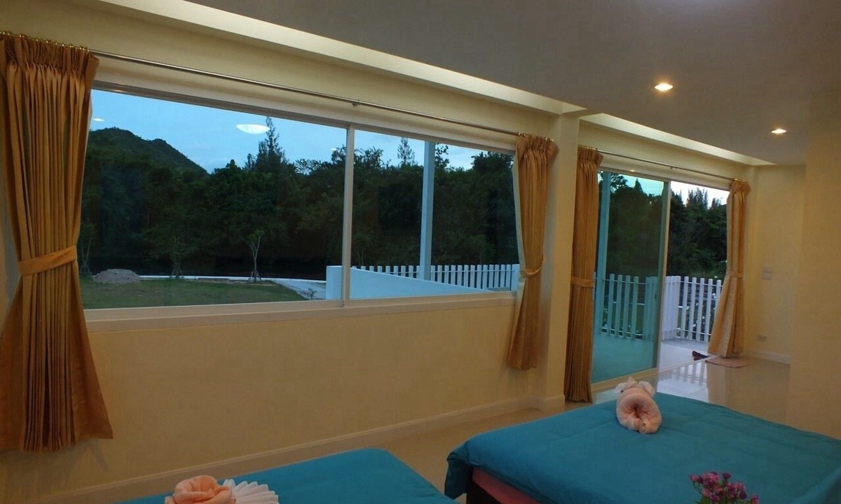Kaeng Krachan Hotel | Worawee Resort & Spa
