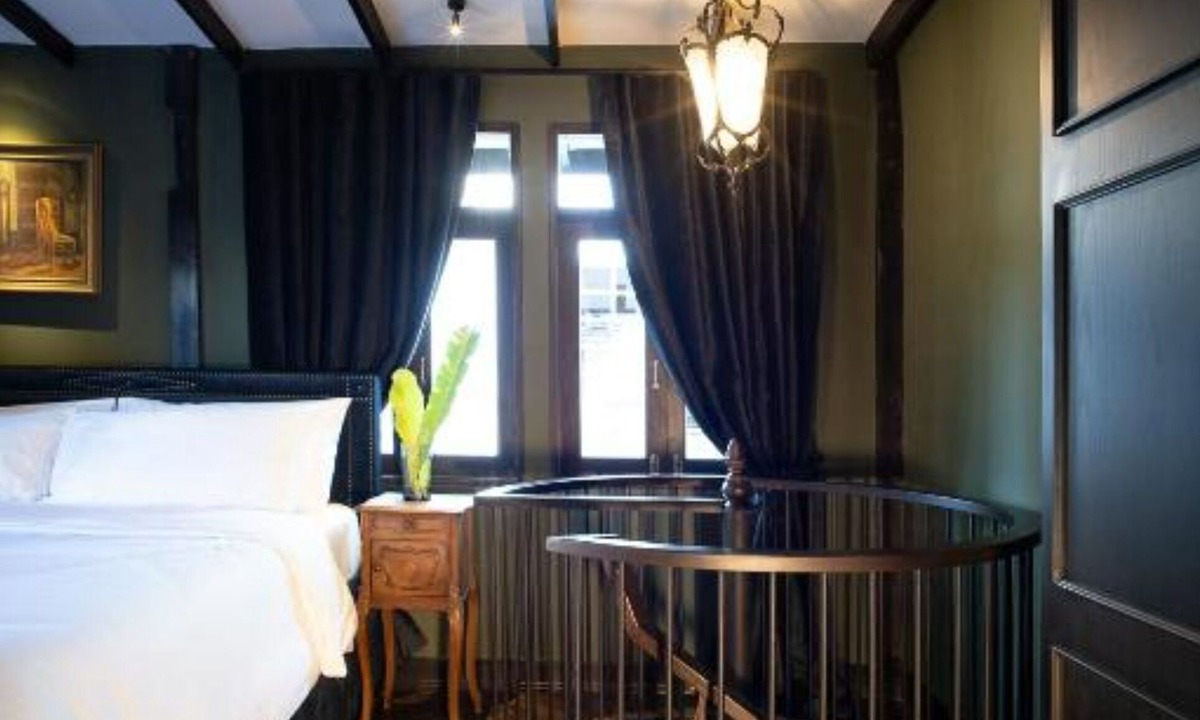 Wat Bowon Niwet Hotel | Baan Tuk Din Hotel