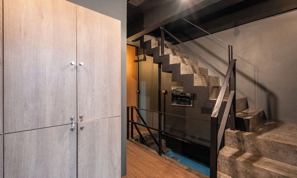 Talat Yai Hostel | Black Panther Hostel