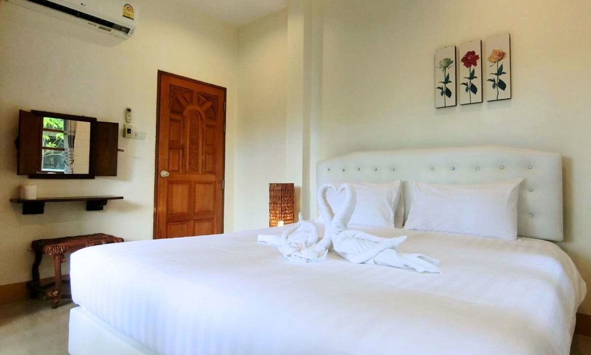 Ban Pong Hotel | Aura Park Resort