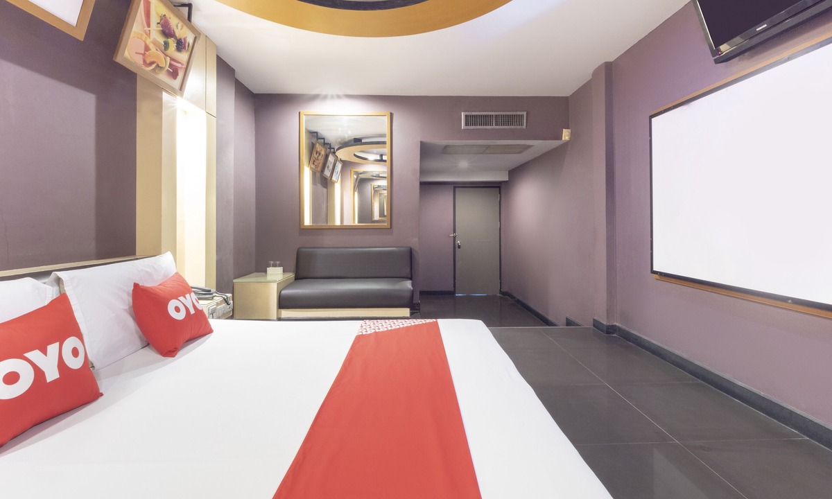 Chonburi Hotel | OYO 75382 Chonburi Hotel