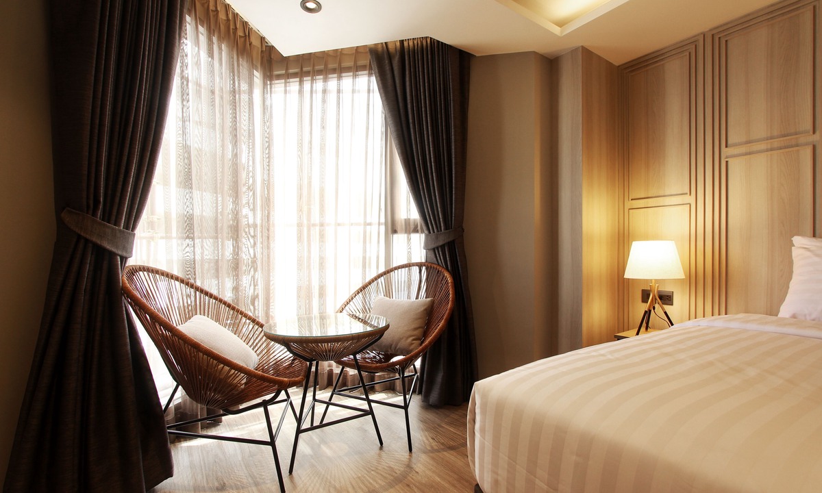 Si Phraya Hotel | @Nares Hotel