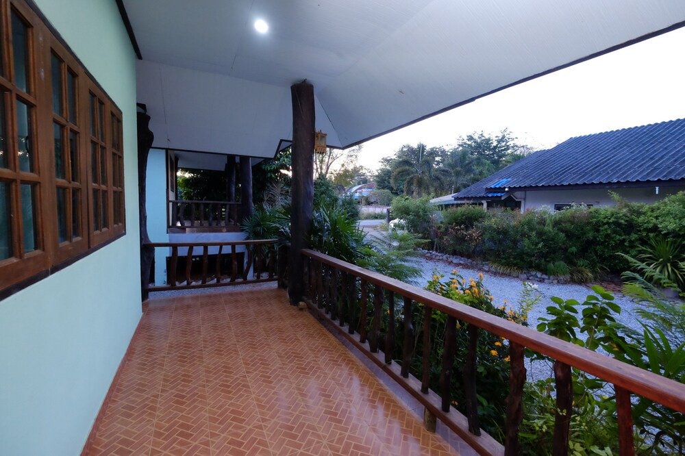 Na Ta Luang Hotel | Pum and Plam Homestay Resort