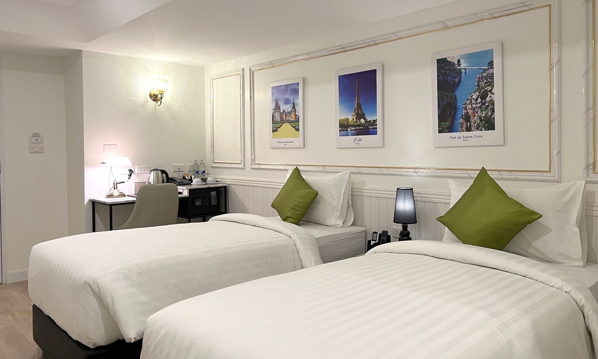 Thanon Phetchaburi Hostel | Travelier Hostel