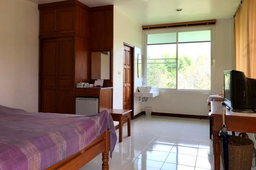 Pak Phli Hotel | Nernbok Garden