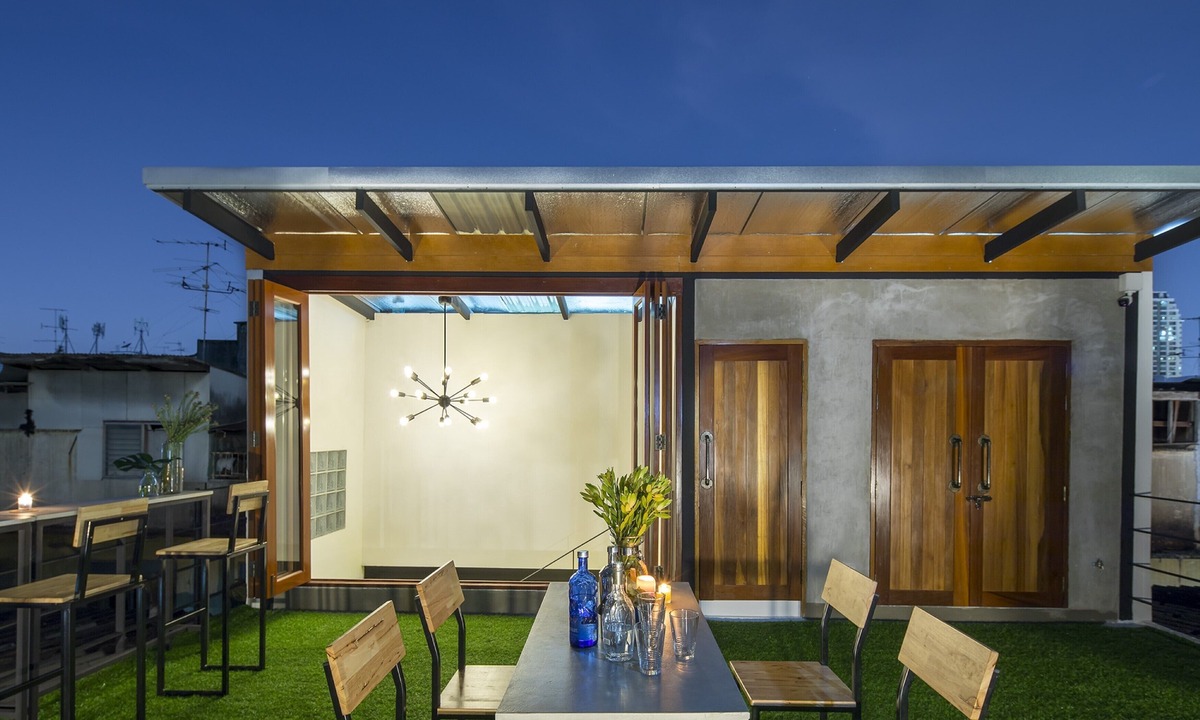 Thanon Phetchaburi Hostel | Timber Hostel
