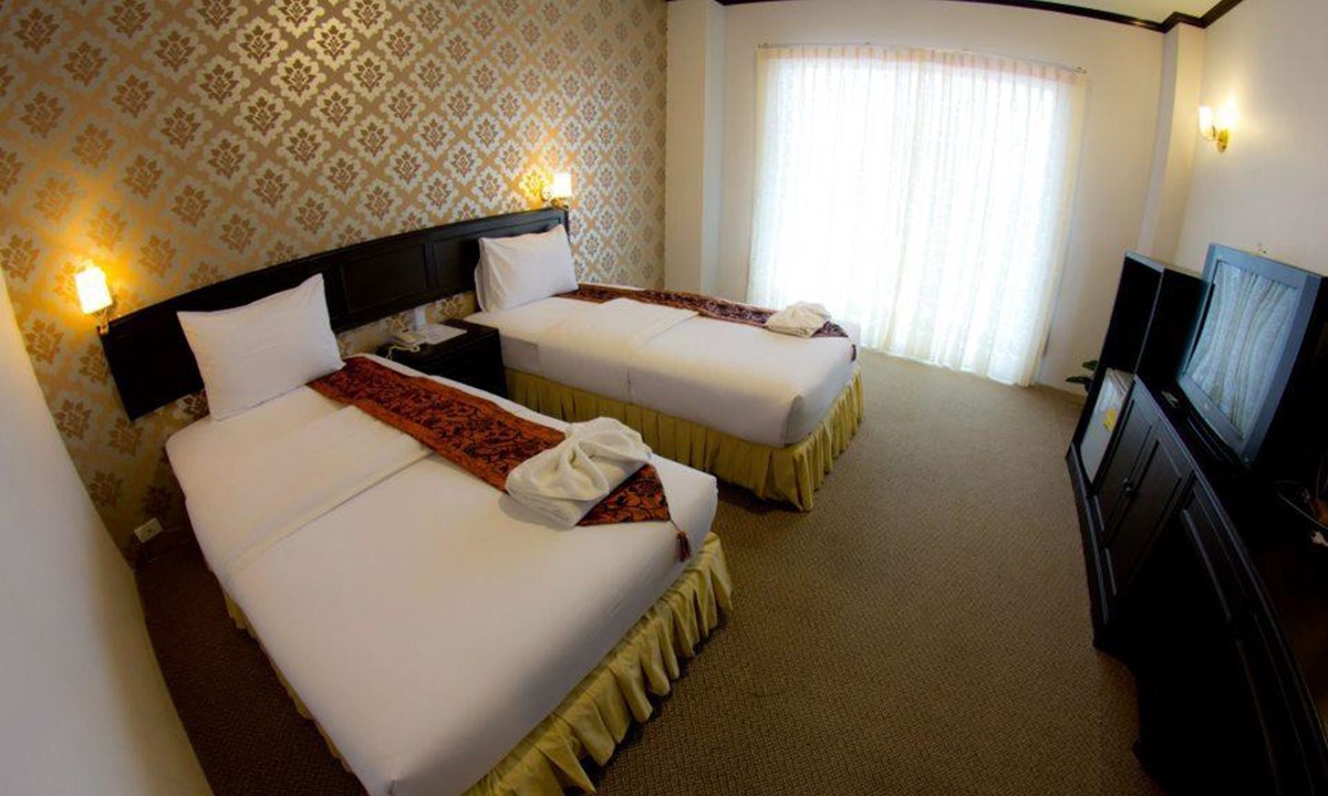 Sing Buri Hotel | Golden Dragon Resort