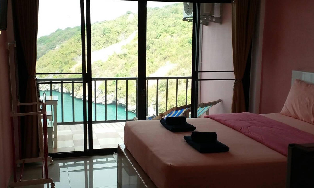 Tha Thaewawong Hotel | Ocean View Resort - Koh Sichang