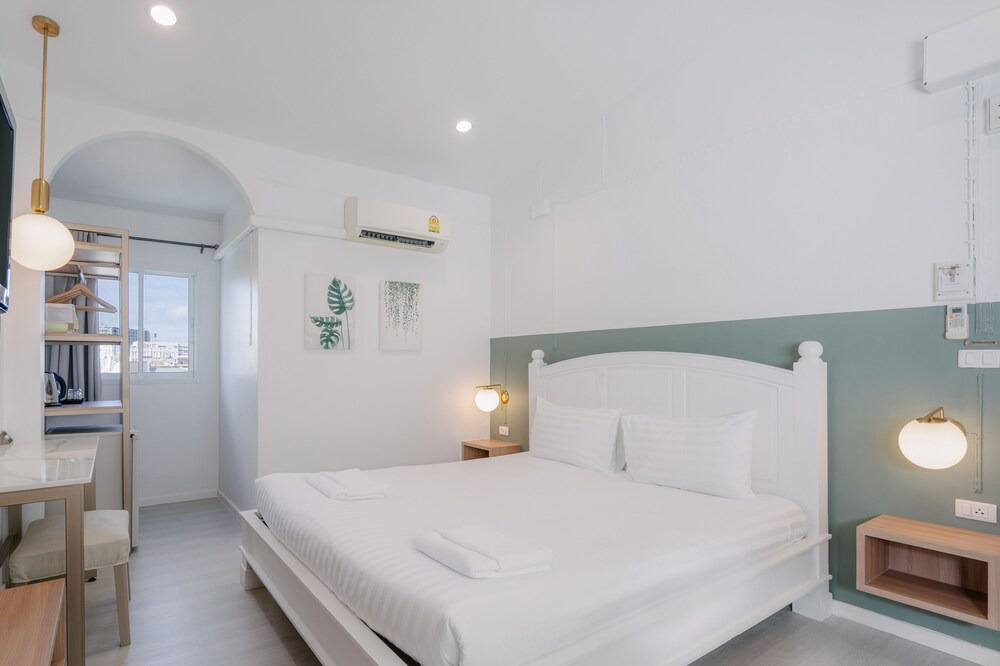 Old Phuket Town Hotel | Baan Sutra Guesthouse