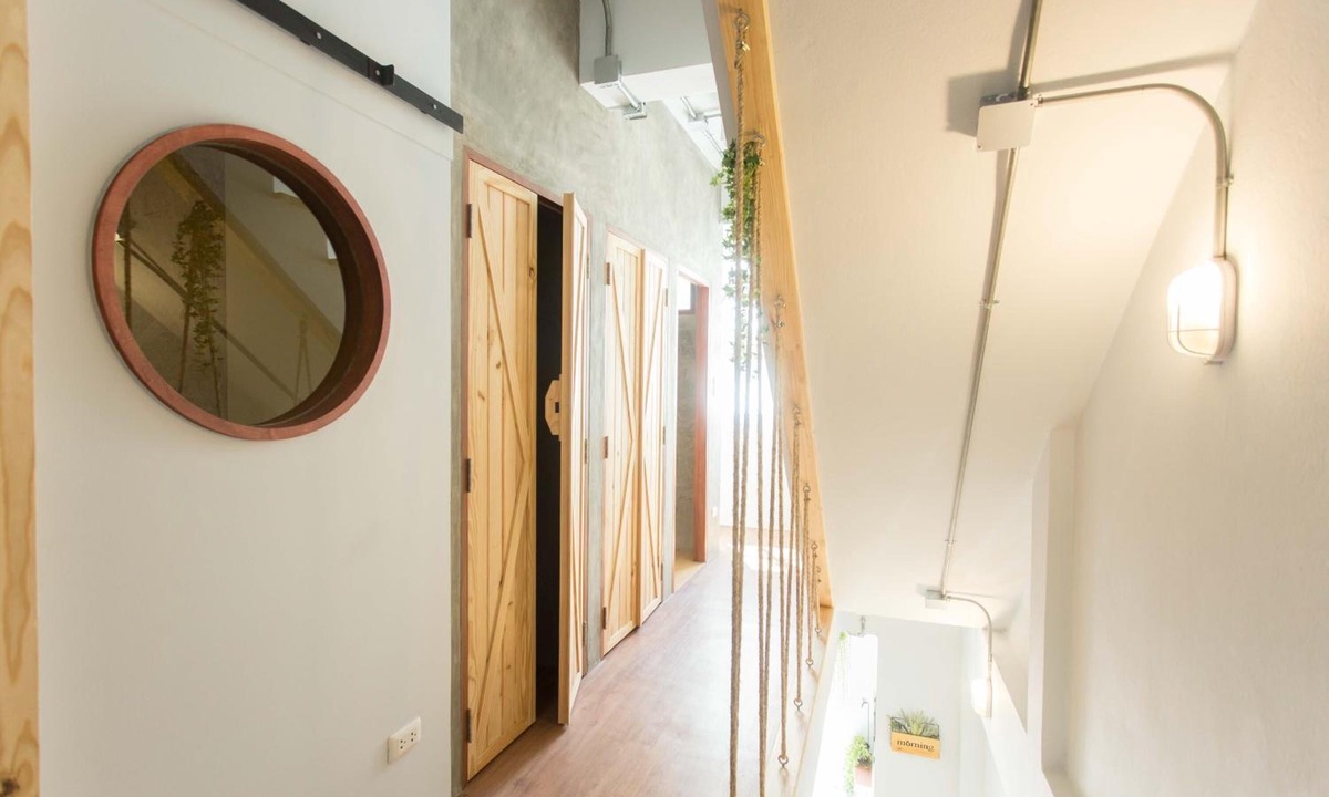 Bangkok Central Business District Hostel | Barn and Bed Hostel