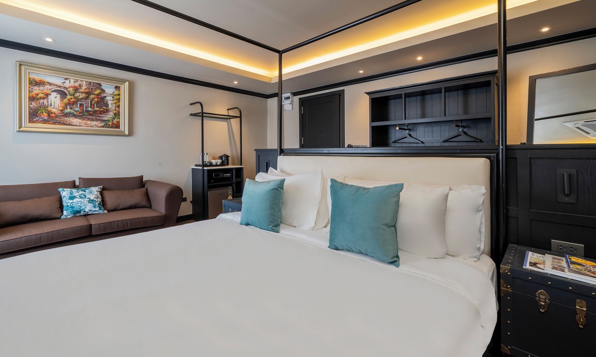 Chakkrawat Hotel | Merchant's Gate Songwat