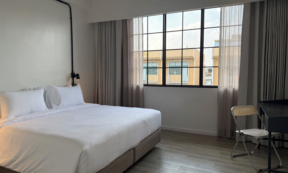 Bang Khun Phrom Resort | Holmes Pranakorn