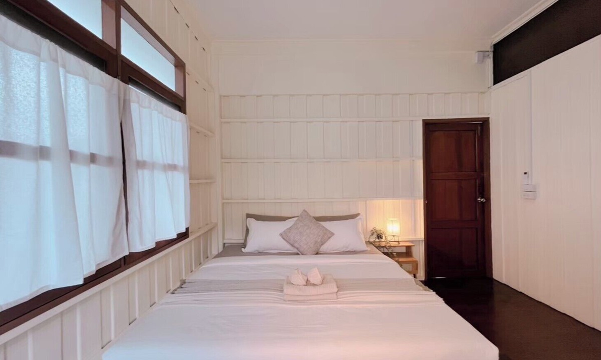 Bangkok Yai Hotel | White & Green Boutique Homestay
